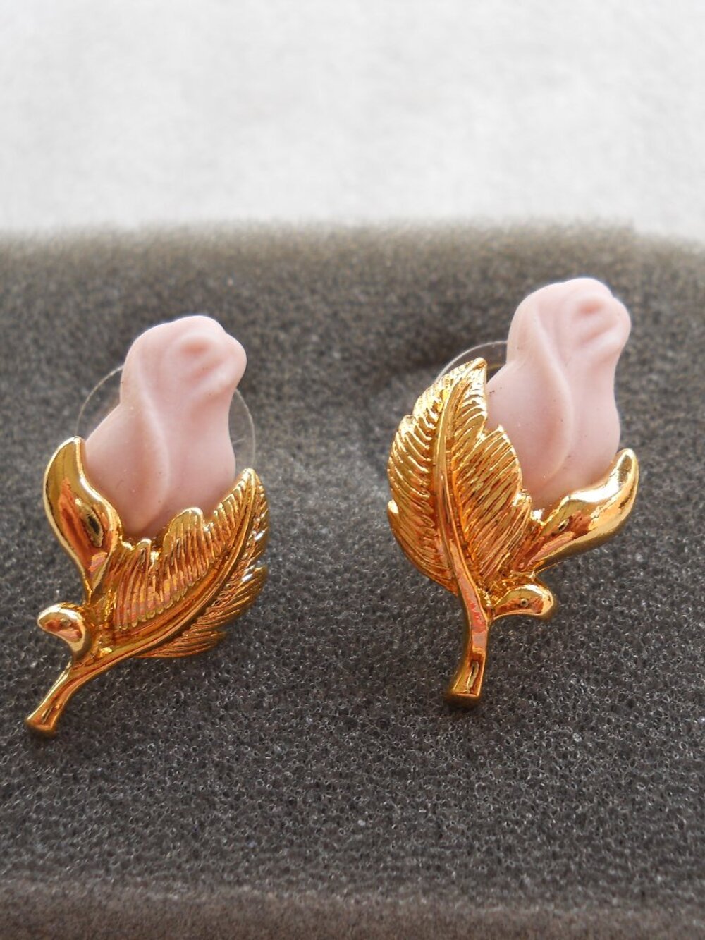 Avon - Rose Pin and Earrings Set   1125 - Picture 3 of 5